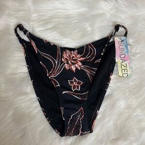 NWT Sundazed Bikini Bottoms